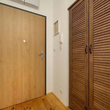 Miedziana Spacious In By Renters ורוצלב