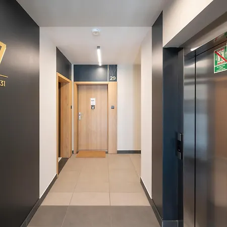 Miedziana Spacious In By Renters דירה *